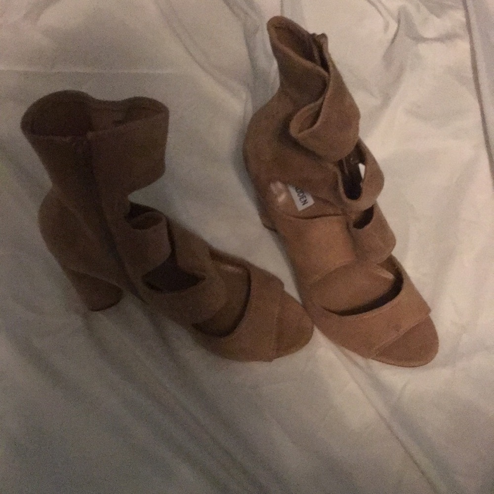 High heel sandals